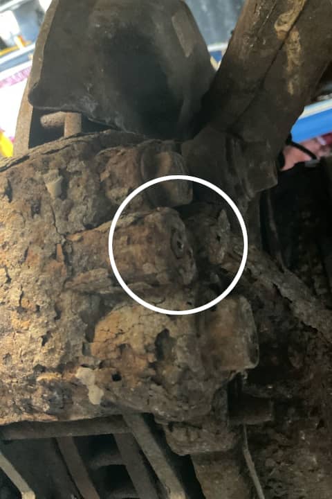 Toyota Tundra broken brake caliper bleeder valve screw