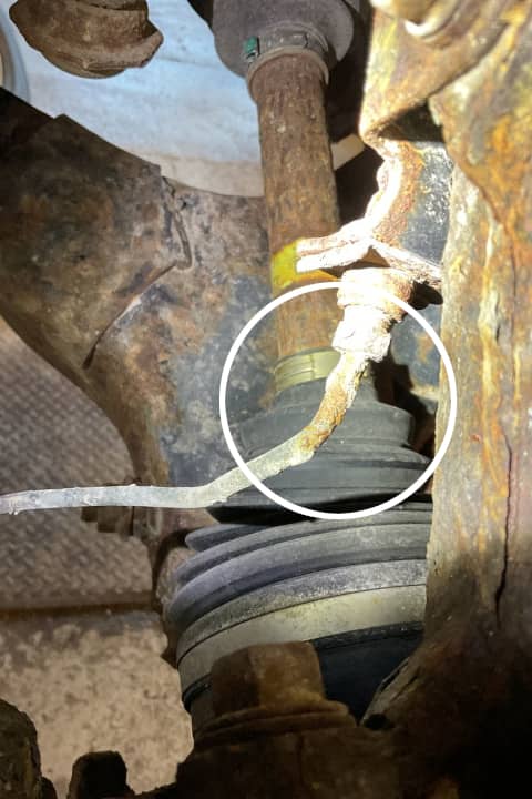 Toyota Tundra rusted front brake lines